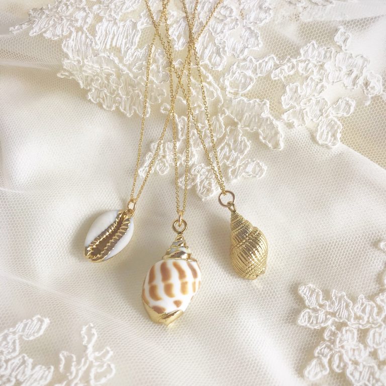 Mira Gold Natural Conch Shell Necklace - Wisteria London
